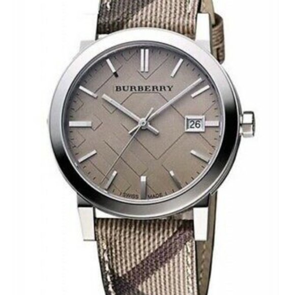 Burberry 34mm Beige Watch! BRAND NEW IN BOX - Picture 1 of 2